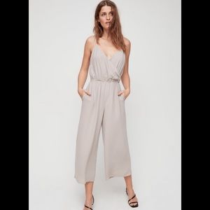 Aritzia Wilfred jumpsuit in light gray size small in good condition